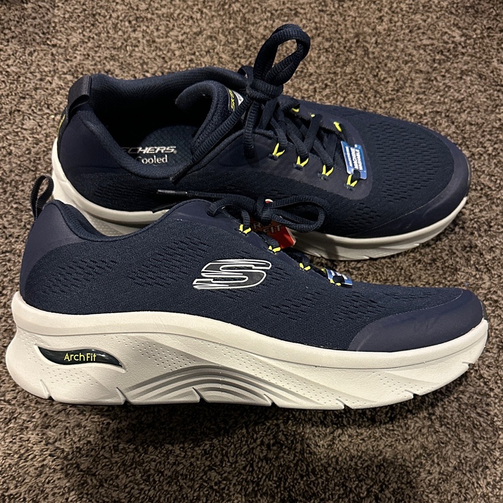 Skechers Men's Dark Blue Arch Fit Sneakers size 13 wide